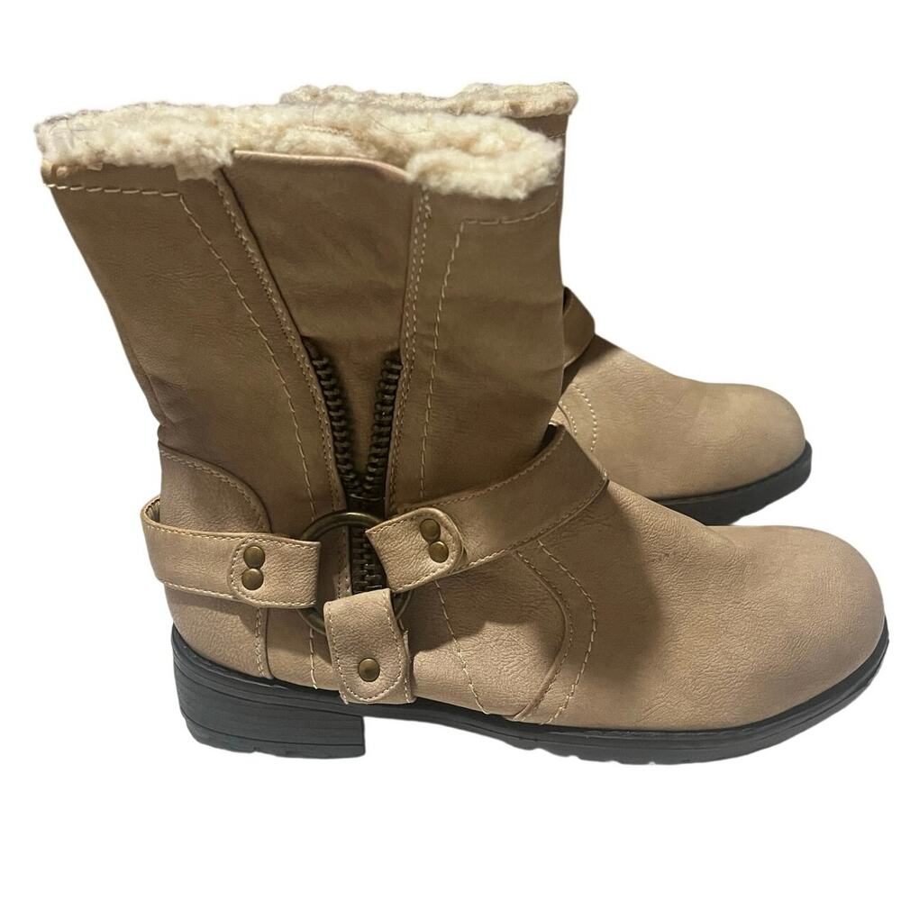 Wild Diva Tan Winter Boots With Faux Fur Inside- Womens Size 6